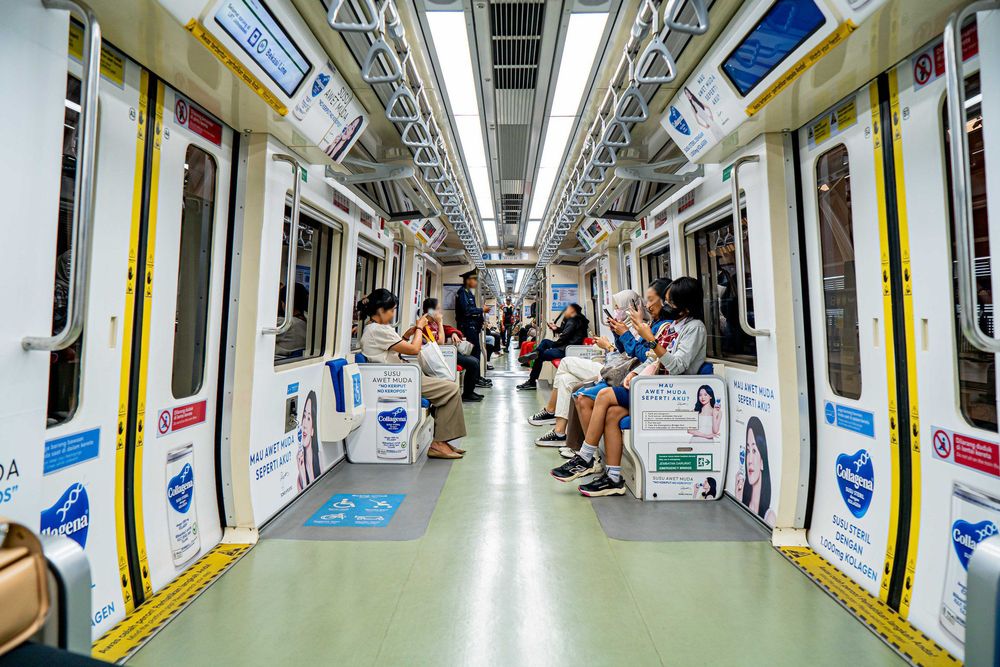 Providing high-quality, vibrant, and impactful advertising for businesses.